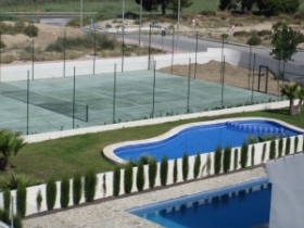 Pool und Tennis